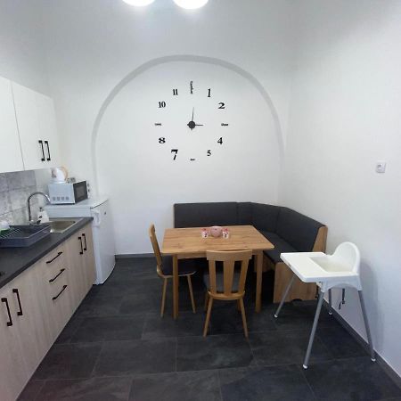 Rad-Var Apartmanhaz เอ็กเกอร์ ภายนอก รูปภาพ
